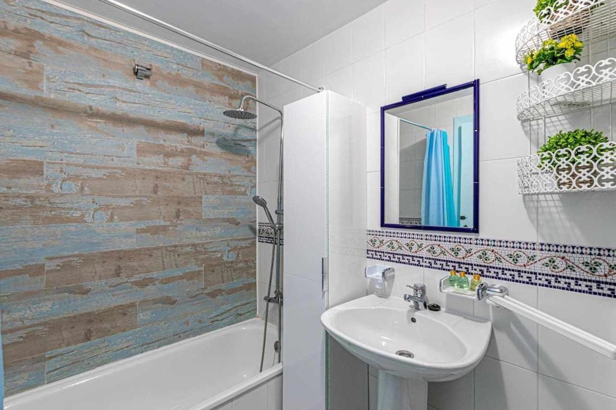 797 Holiday Rentals - Luminoso Piso Para 4 En Арройо-де-ла-Мьель Экстерьер фото